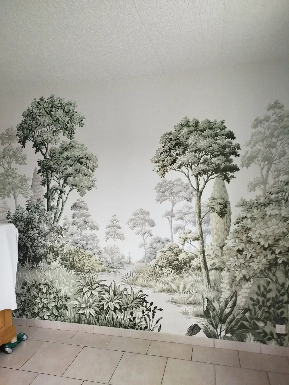 Papier peint panoramique forêt en noir et blanc